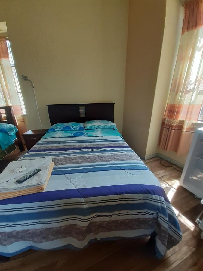 Hostal Mediodia Quito Exteriér fotografie
