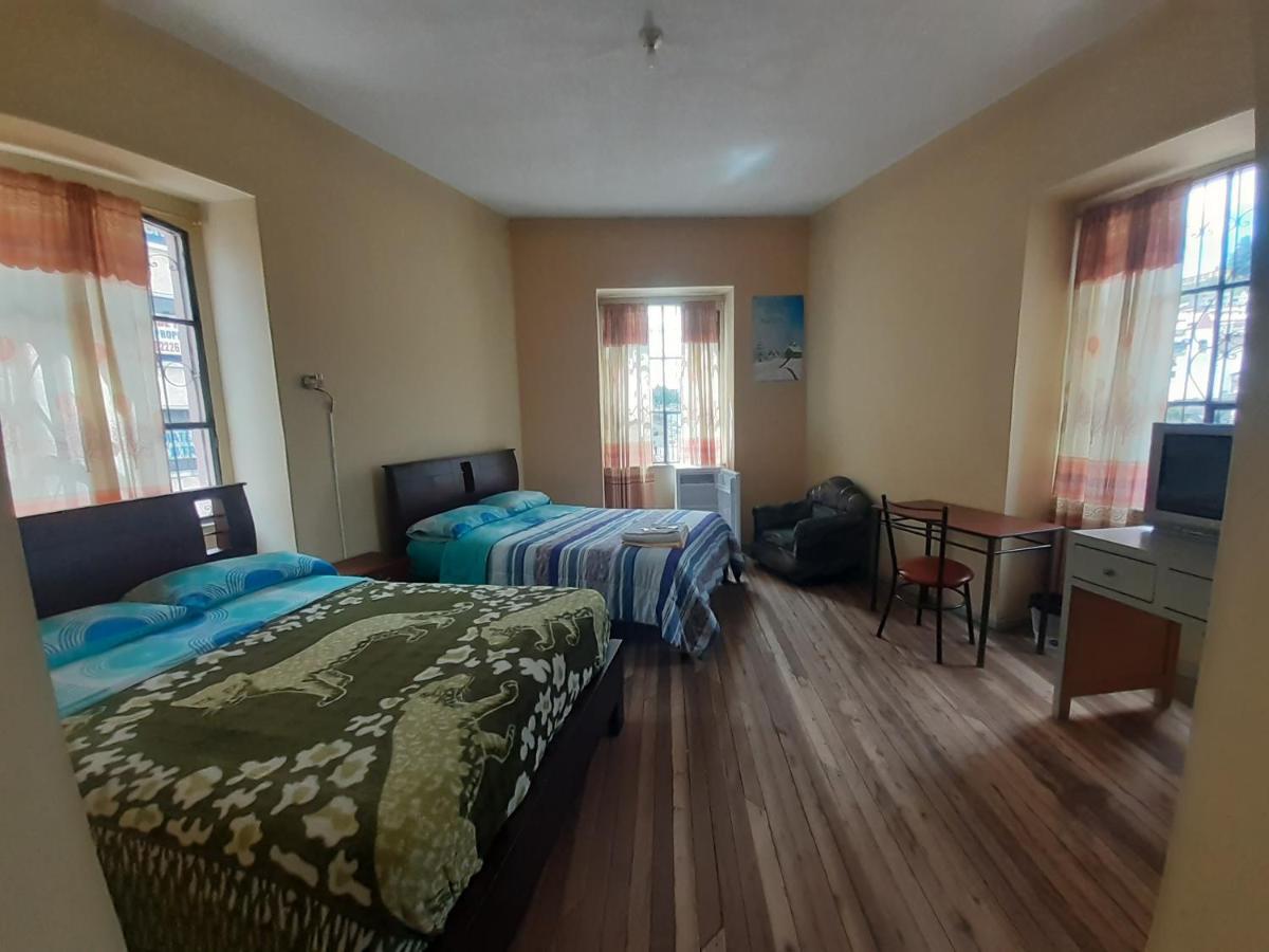 Hostal Mediodia Quito Exteriér fotografie
